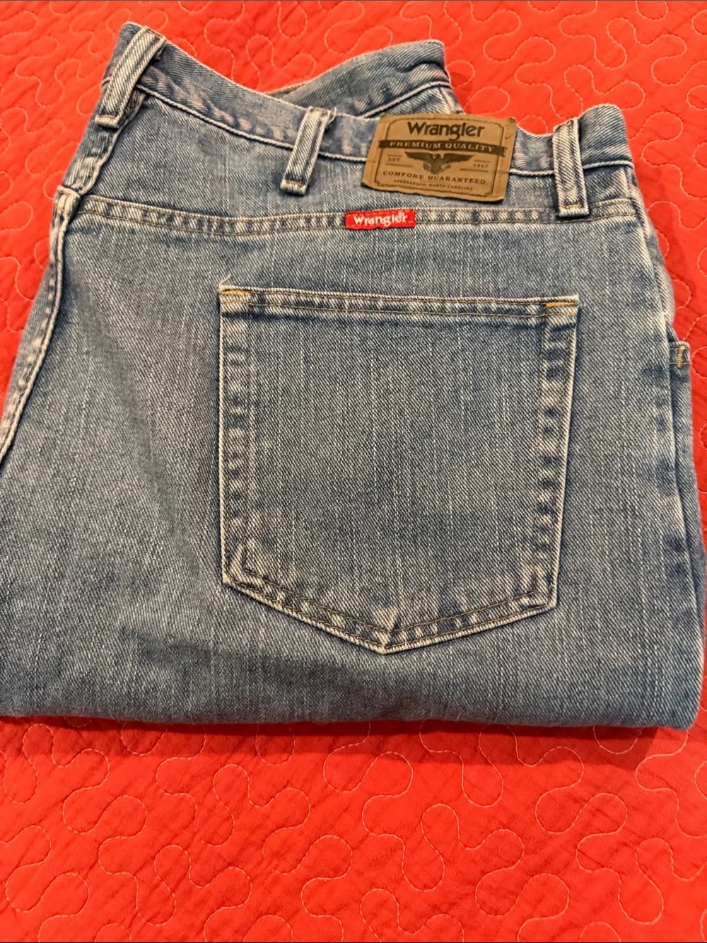 Wrangler Men’s Light Blue Relaxed Fit Denim Jeans